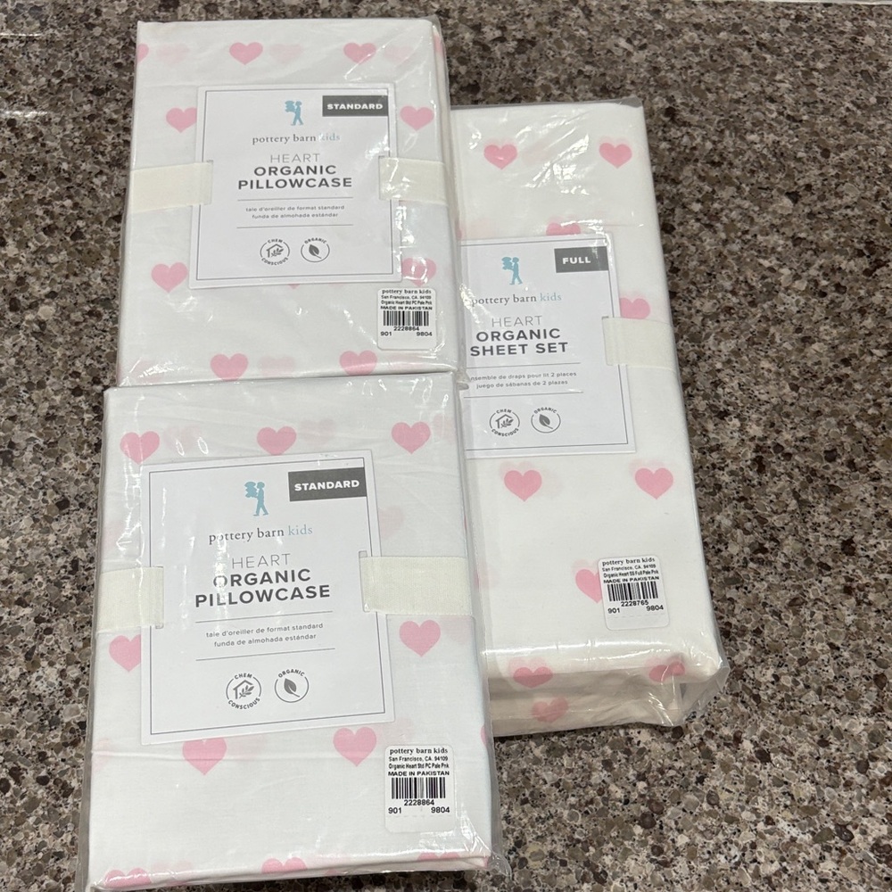 Pottery Barn Kids Pink Heart 2 extra Pillowcase and Sheet Set full size New